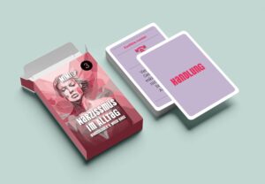 Kartenset MIMI #3 «Narzissmus im Alltag» mit geöffneter Schachtel und Handlungskarte auf pastellgrünem Hintergrund