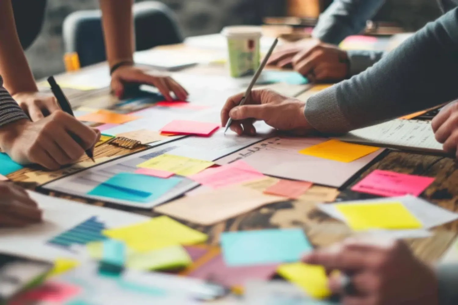 Workshop mit Post-its und Planung